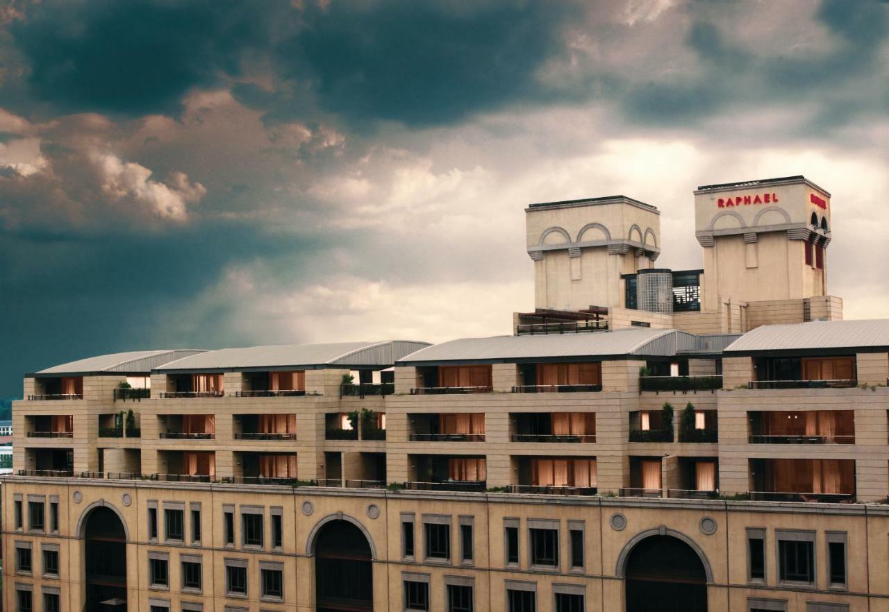 Hotel Raphael